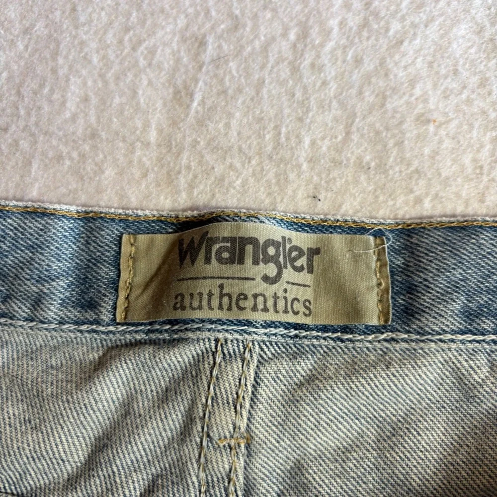 Wrangler Authentics Jeans Mens‎ 38x32 Light Wash Denim Pants Casual